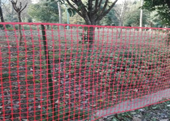 Překvapivé výhody použití plastového čtvercového pletiva ve vaší zahradě